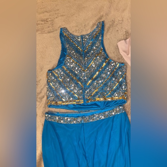 Pretty blue prom dress size 18 - Picture 1 of 4